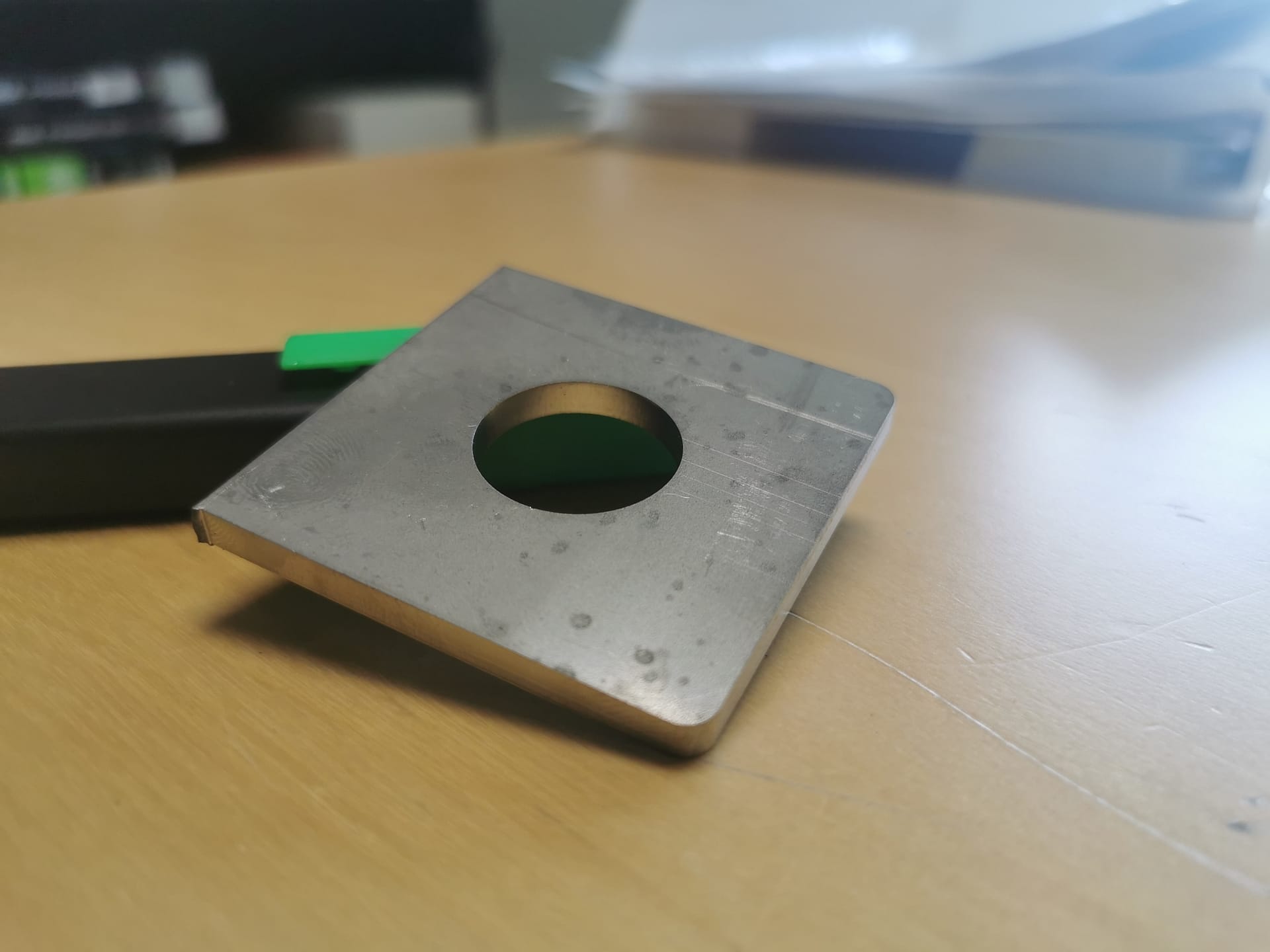 STAINLESS STEEL
4mm thickness